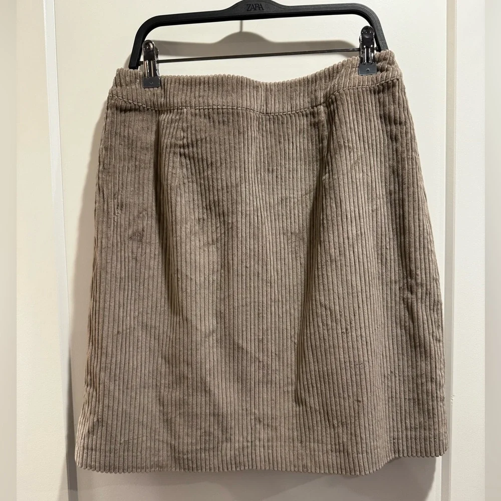 NWOT Boden Cinnamon Corduroy Skirt‎ with Side Buckle Detail Women's Size 6R